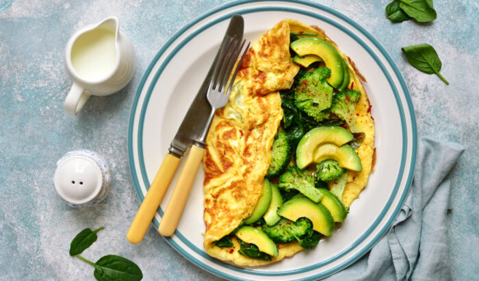 Omelette,Stuffed,With,Green,Vegetables,:,Broccoli,,Avocado,And,Baby