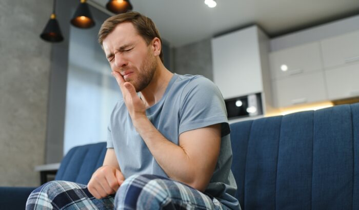 How long does discomfort last after tooth extraction​?