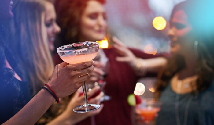 Is it safe to drink alcohol after a tooth extraction?